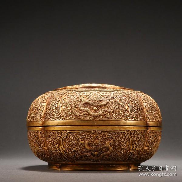舊藏 銅鎏金祥龍戲珠蓋盒。