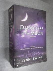 Daughters of the Moon: Volume Two  共818页