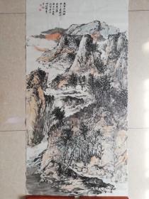 （终身保真）林旗峰 国画 136x68cm作品 议价 
林旗峰 四川成都人； 中国美协会员、湖南省美术家协会理事、怀化美术家协会秘书长； 毕业于中央美院当代美术研究与批评课程班，现为北京凤凰岭美术馆事业发展部主任、北京凤凰岭文化艺术传播有限公司艺术总监； 山水画作品多次在全国及湖南省美展中入选和获奖，并被多家美术机构收藏。2012年，在“画说武当”全国画展中曾获优秀作品奖。