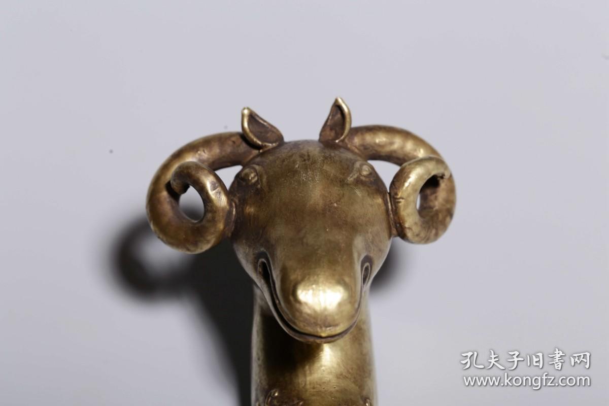 大清乾隆年制款描金羊首开窗珐琅彩琵琶摆件高25厘米