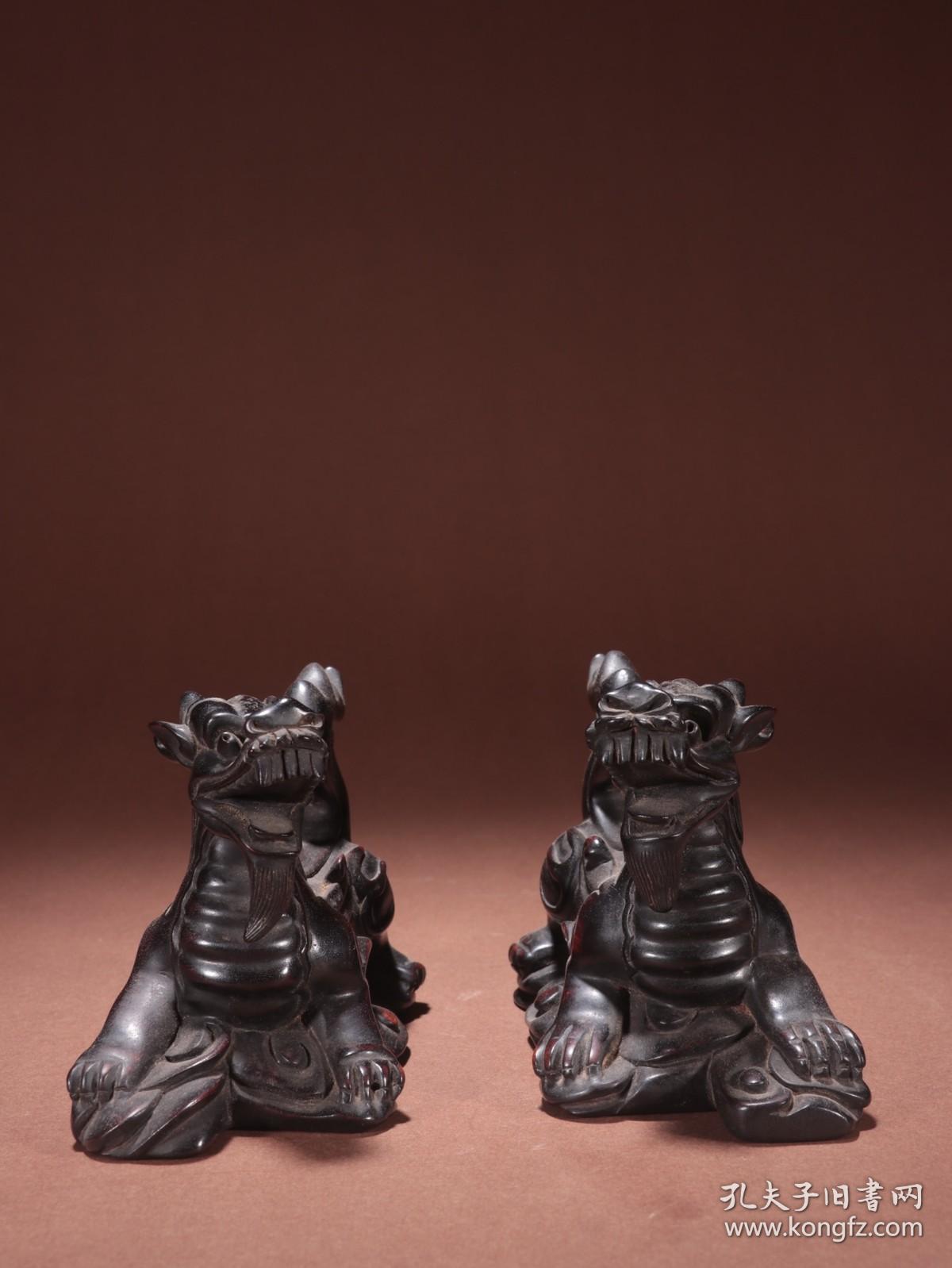 旧藏 小叶紫檀木麒麟形镇纸摆件一对