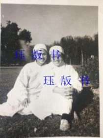 220张全部一起才这个价。绝对便宜！【编号011的补图】，照片，美女的一本相册，可能是医生护士的，大概一共有220张