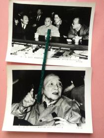 照片，邓小平1992年南巡，上海闵行经济开发区，顺德容声冰箱厂，两张，约20*15cm
