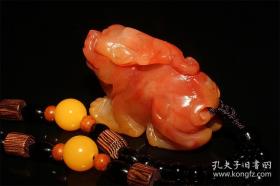 618倾情。寿山芙蓉石巧雕。颜色很喜气，吉祥图像，造型大方，刀笔爽利。好料子，好工，可以信赖。。