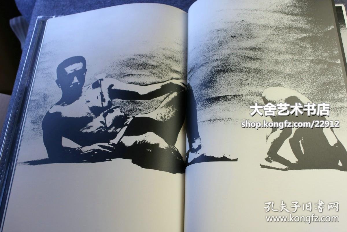 摄影师细江英公亲笔手写签名并钤印,借用三岛由纪夫的肉体,表现生命与