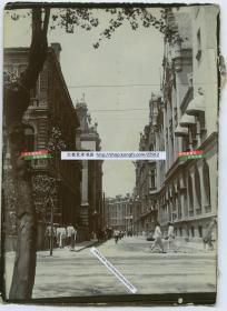 清代上海仁记路（今滇池路）街景老照片，左侧是纽约S.O.C.O大楼，右侧是德国总会大楼