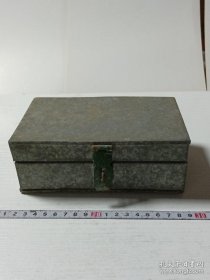 铁盒子一个 精美
