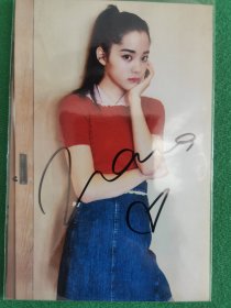 欧阳娜娜 亲笔签名照片，带现场签名视频见证，台湾歌手演员