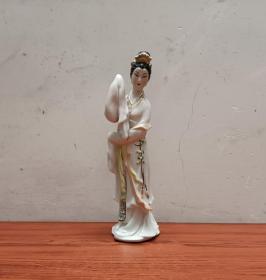 非常精美的枫溪窑仕女瓷塑摆件
