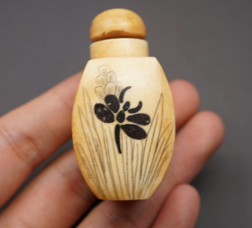 牛骨 鼻烟壶