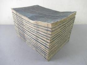 字体精美的木刻大部头《春秋左傳》全28巻15厚冊，有较多精美批注，极为难得