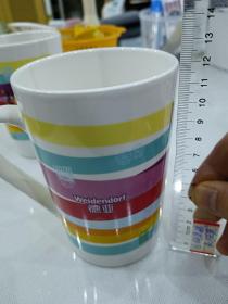 德运牛奶纪念水杯，彩虹杯，2022年牛奶纪念杯，少见，单个价
