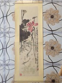 1955年出版的《荷花》图. 陈大羽画，齐白石题字。上海新艺术出版社出版，稀少。装框保存，悬墙欣赏，是对往昔画家与岁月最好的怀念。稀有