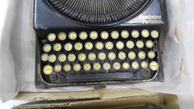 民国时期进口打字机一台 品相如图完整 包老包真！（无法邮寄，只支持自取!!）M1