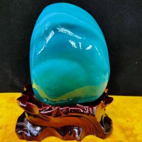 海蓝宝原石，极品海蓝宝，宝石原石“大海的气魄”带来好运气，3.3斤重，极为稀有，精美海蓝宝宝石原石，温润如水，质地细腻，原汁原味，海蓝蓝，海蓝色，晶莹剔透，极为稀有，可遇不可求的海蓝宝珍品原石，收藏极品