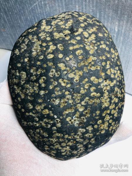 陨石原石,顶级陨石,独特陨石,"气印陨石"极其稀有,通体气印带晶体颗粒