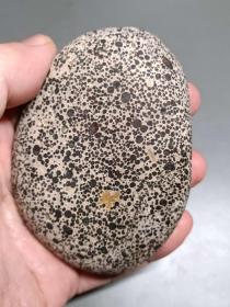 陨石原石，稀有陨石奇石“稀有木星陨石”极为稀有，珍稀原生态皮质纹“天上木星星陨石”，极品收藏，“独特木星陨石”，稀有，高熔，气印明显，颜色漂亮，稀有金属球粒原石，全身布特殊纹路，石质坚硬。这样的木星陨石，极为罕见，珍贵，稀有，精美，难得，可做镇馆之宝