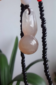纯天然树化玉，树化玉吊坠，玉化好的“淡淡粉色宝葫芦”树化玉吊坠，稀有“淡淡粉色冰种”树化玉吊坠项链，温润细腻，玉化极好吊坠，极为稀有树纹难得值得永久收藏