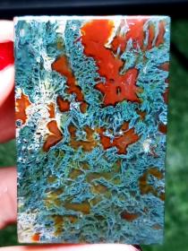 玛瑙吊坠，玛瑙吊牌，极品“绿水草玛瑙”吊牌，高玉栋，水草玛瑙，密度非常高，这样的品相很少见，这料几乎没有，润度非常高，品相非常完美，颜色非常漂亮，独特，可遇不可求，赏心悦目，生机盎然，非常有意境，有特点，好料稀少，稀有，极为罕见，万里挑一可遇不可求，纯天然极品绿水草玛瑙，天然形成，风景如图！这料非常少，玉化极好，古代贡品，非常稀有，珍贵，难得，收藏和佩戴的珍品，可遇不可求的珍品，极品，孤品