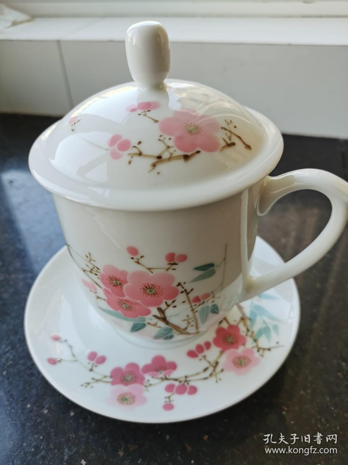 7501瓷器,官仿官,翠竹红梅套杯,底款粉红四字款,非常难得.