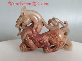 乡下收的战汉和田玉兽手把件