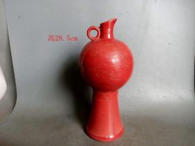 宋代红釉易定瓷瓶