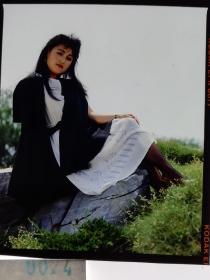 24 八九十年代美女明星反转片底片 黑丝草地