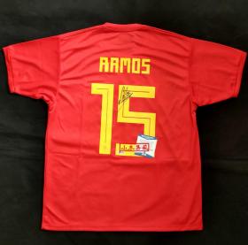 “皇马俱乐部及西班牙国家队队长” 拉莫斯 签名西班牙国家队球衣 由三大签名鉴定公司之一Beckett（BAS）鉴定