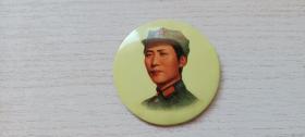 文革时期“中国广西”竹制毛主席像章
