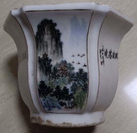 1979年“洑波，南溪，花桥”景色山水画六面瓷花盆