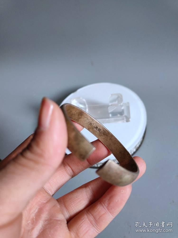 少见清代传世老银手镯