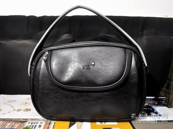 2002年香港免稅店購買復古萬寶龍（MONT BLANC）三花可折疊背帶男士黑色旅行包一個便宜出