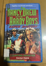 NANCY A DREW and HARDY BOYS SUPER·MYSTERY Courting Disaster  法庭灾难（南希·德鲁和哈迪男孩超级神秘#15）  英文版 精装 库存旧书