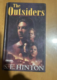The Outsiders 局外人 精装英文版 S. E. Hinton著
