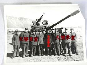部队离休老干部80年代视察63集团军坦克团照片