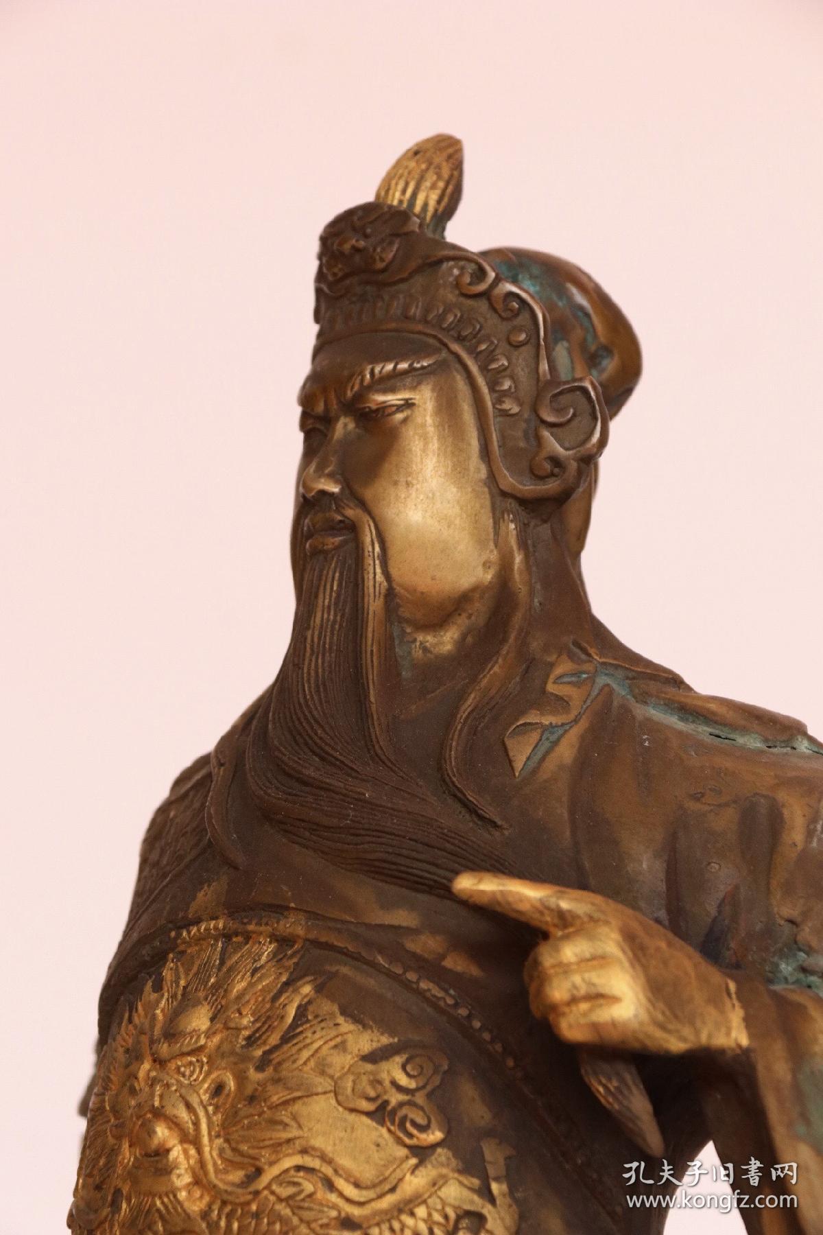 铜鎏金关公,红铜铸造而成,造型威武霸气,战袍龙纹鎏金,开脸端庄威严