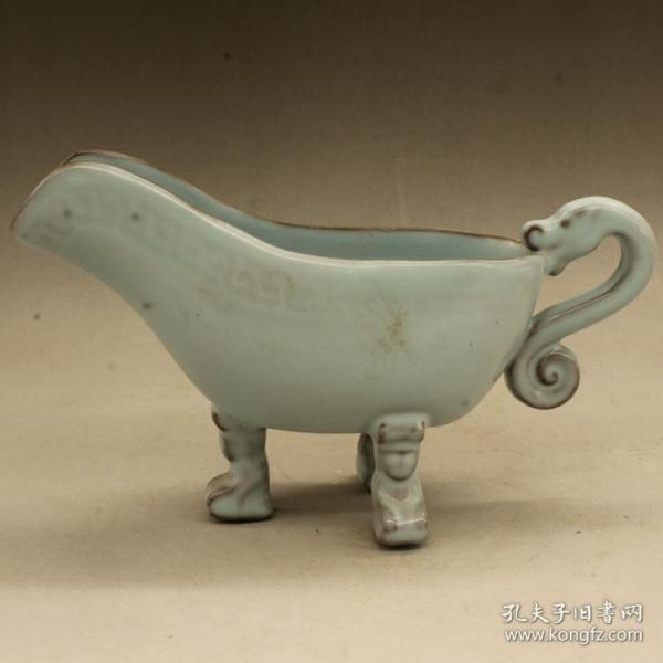 汝窑天青釉三足爵杯