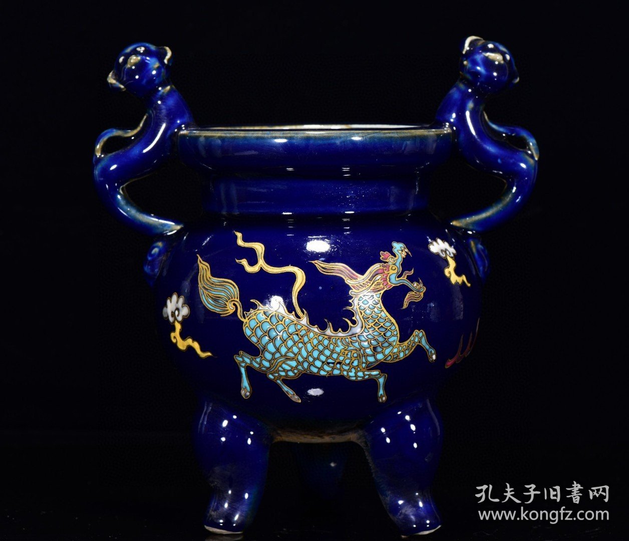 明霁蓝釉五彩麒麟凤纹香炉2219