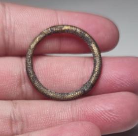 宋代辽金时期旋纹鎏金巾帽环,无断裂,金水保留足,品相如图,保真包老