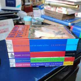 Harry Potter Boxed Set (1-4册，盒装)