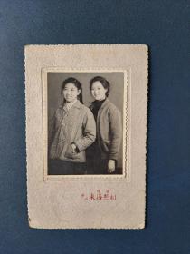 老照片，2个大美女，宁波东海照相
