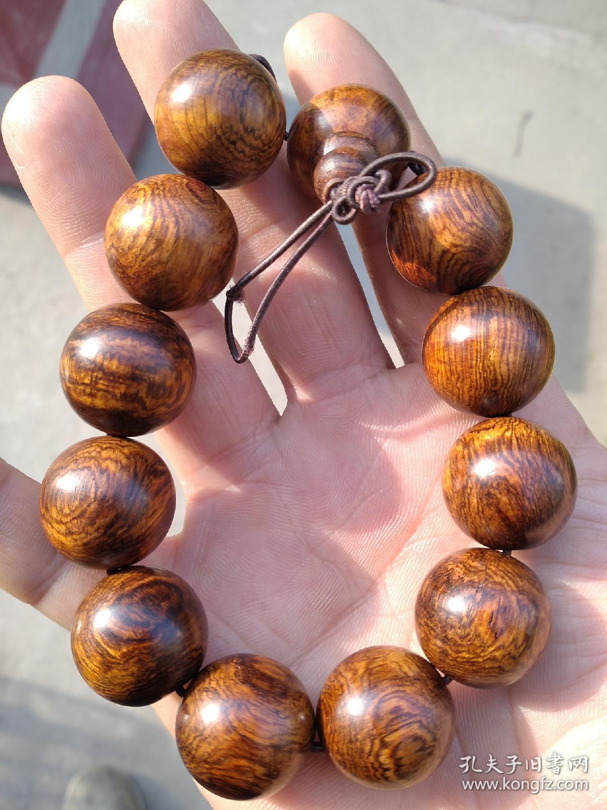 海南黄花梨黄2.0手串 有香气,重量40克