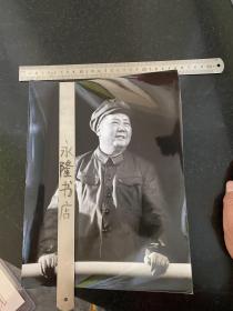 文革时期毛主席大尺寸老照片 在天安门城楼上