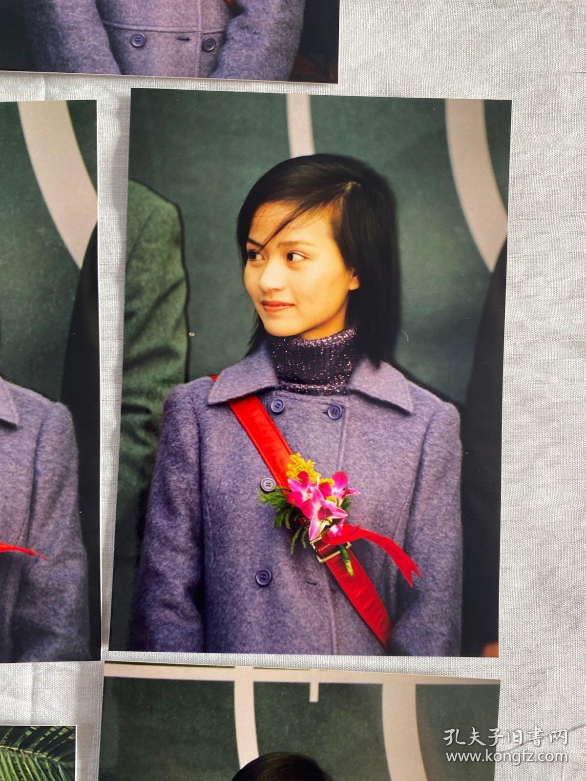 孙艺菲,中国内地影视女演员,毕业于北京电影学院 照片一组五张 附底片