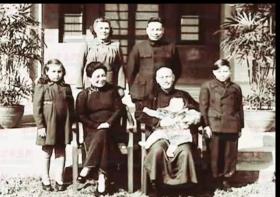 28张蒋介石和家人难见的照片和1958年蒋介石蒋经国胡琏等视察金门前线照片5吋的gxs