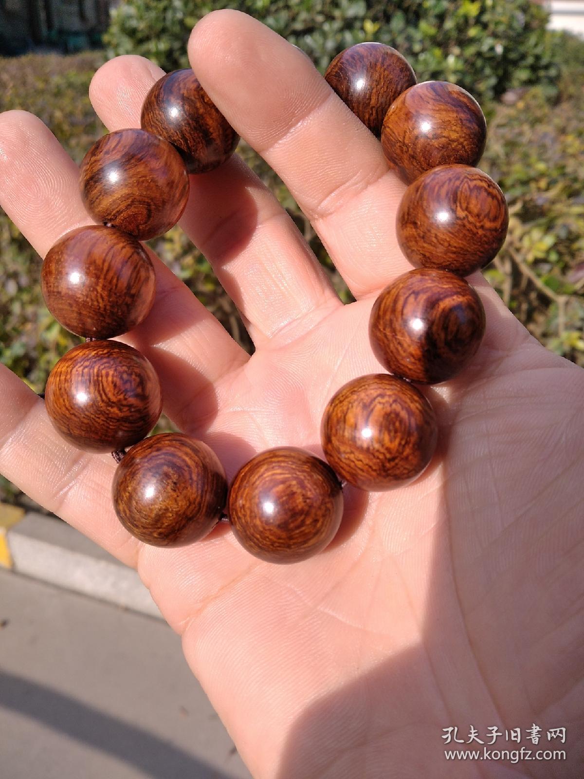 海南黄花梨黄2.0手串 有香气,重量40克