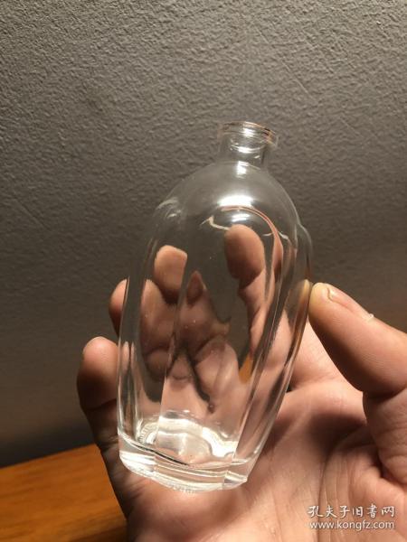 小瓜楞玻璃瓶 小酒瓶 一把抓小玻璃瓶