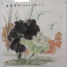 吴志刚国画作品    四尺斗方荷花蜻蜓国画作品字画写意画
  画家多次进入西藏采风，不闭门造车，为艺术梦想奉献自己  进修于孙其峰工作室，现为威海老年大学教师。