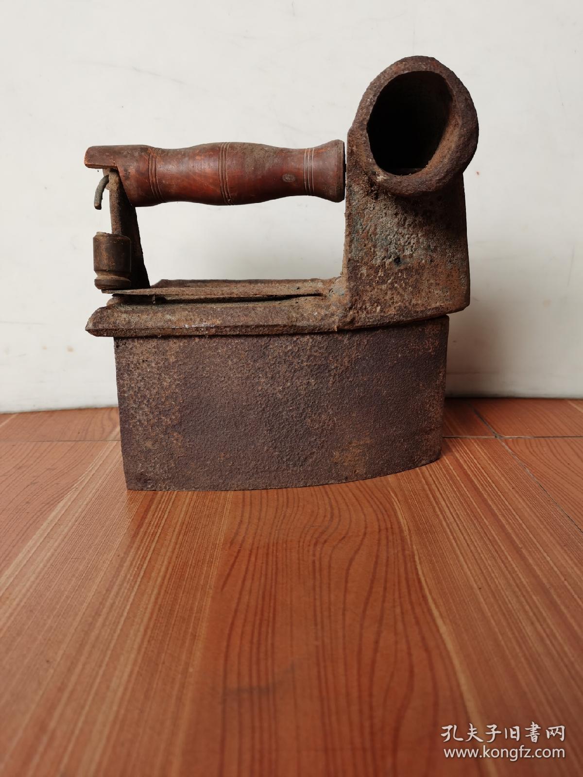老铁烫斗,老熨斗,民俗老物件,器型规整古