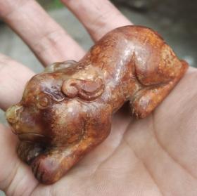 宋代圆雕玉狗把件